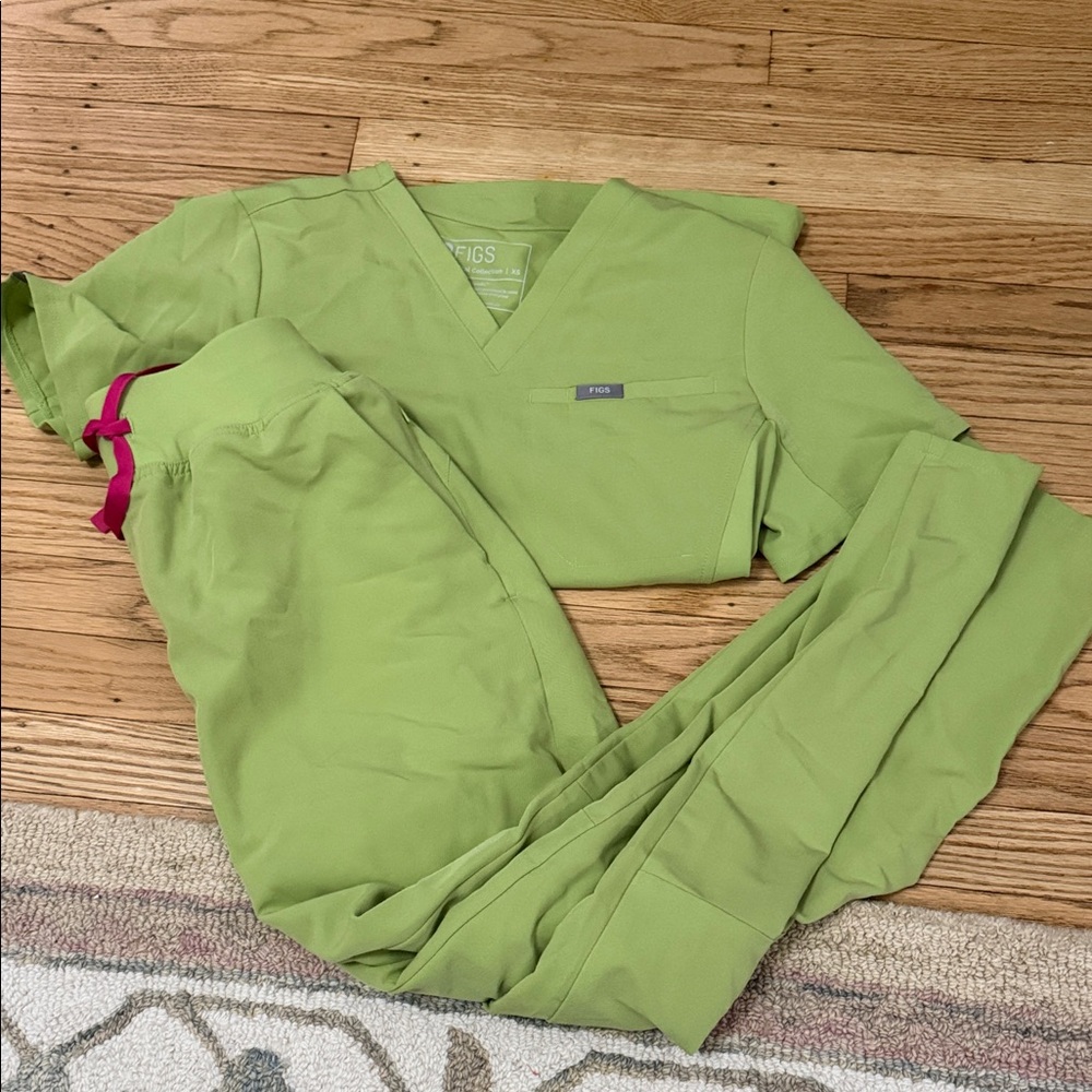 Figs Lime Green Scrub Set XS Catarina and straight leg pant